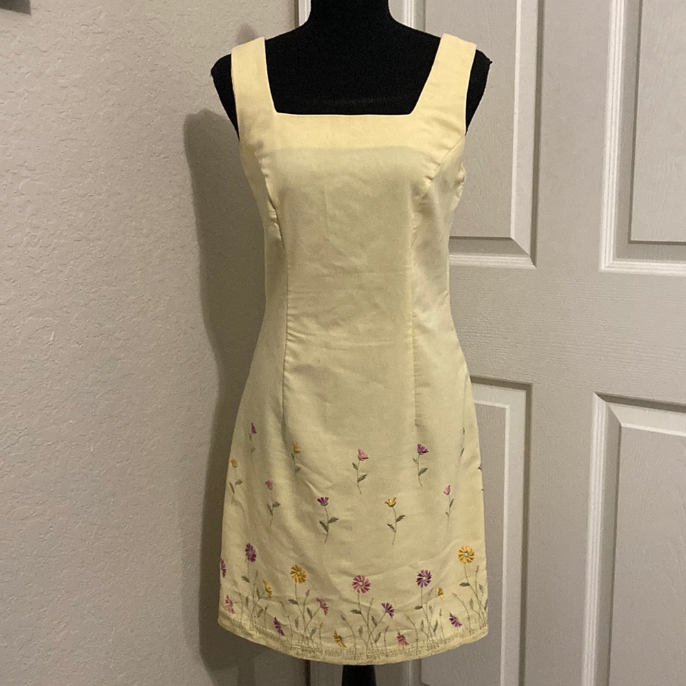 B Smart embroidered midi dress size 5/6